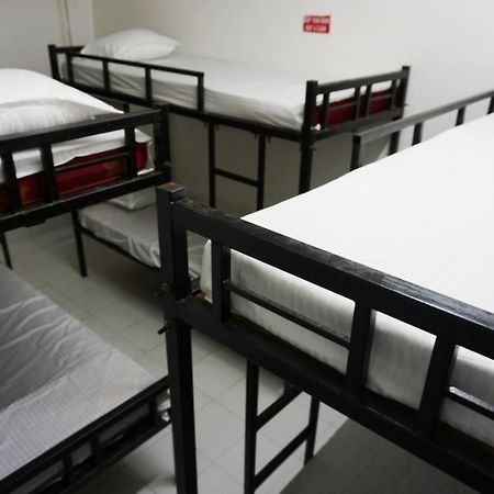 Pause Hostel Guwahati Exterior foto